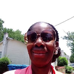 Meet your Posher, Dee